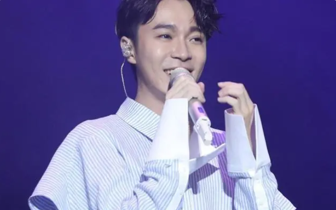 吳青峰曾多次失聲，吳青峰名字打分，解析