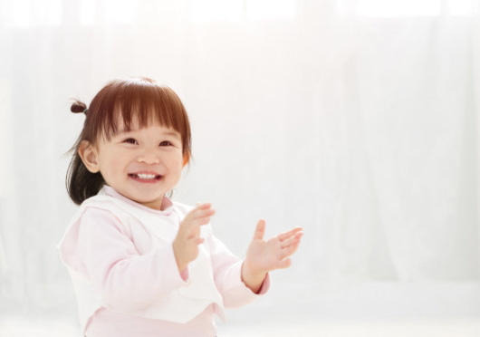 女孩取名：屬蛇女孩取名最吉利的名字，也好聽(tīng)！