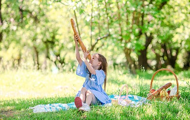 寶寶起名：蛇寶寶取名宜用哪些字，2025屬蛇男寶寶取名