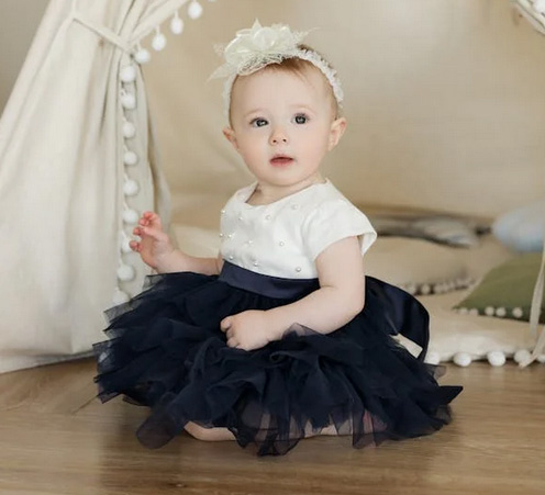 女孩起名：以月為名，清冷驚艷的女孩名字