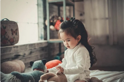 易姓起名，易姓高貴女孩的名字