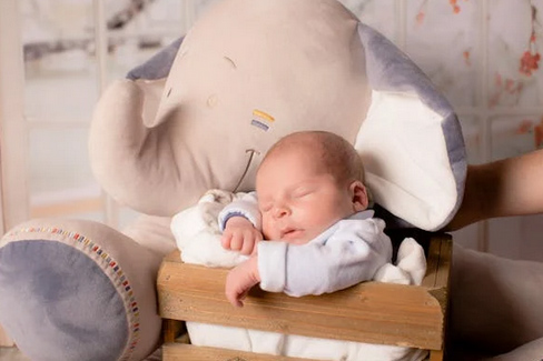 男孩名字姓毛霸氣名字怎么?。漳泻詺怅?yáng)剛的名字分享）