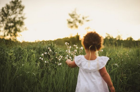 女孩起名丨姓嚴的女孩叫什么名字好聽